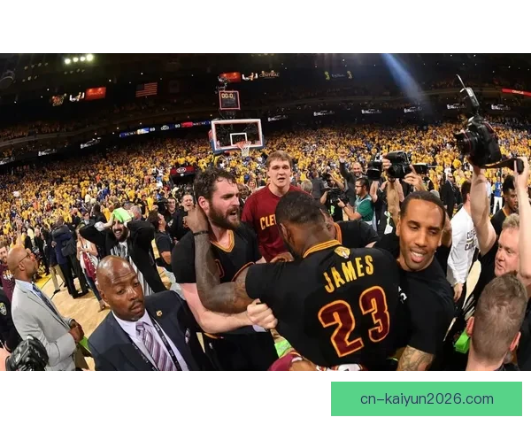 詹姆斯赛后暖心致敬女记者 本该休息却坚持回归令人感动