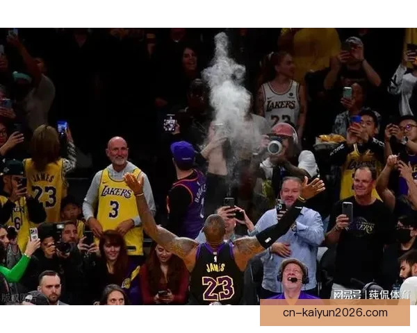 湖人力求复仇雷霆 詹姆斯与戴维斯联手抗衡亚历山大三杀梦想